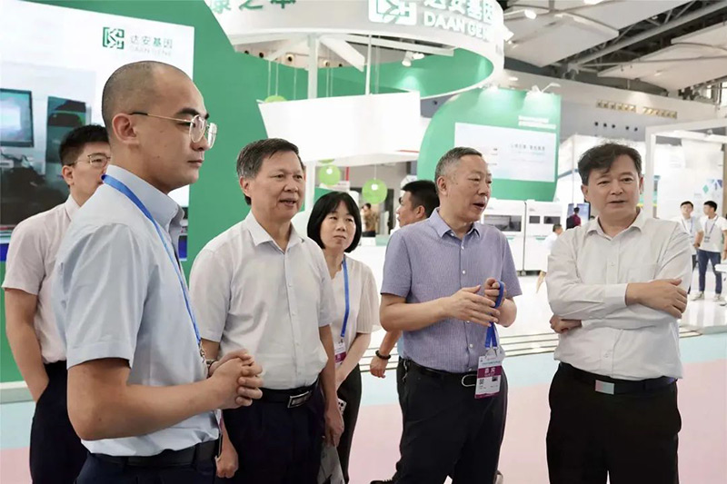 醫(yī)院物流機器人 醫(yī)院物流機器人